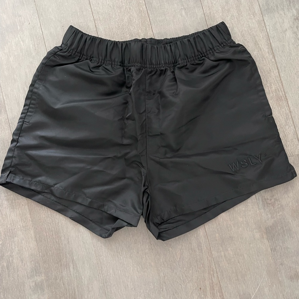 Bandier WSLY BLACK the Ludlow nylon short